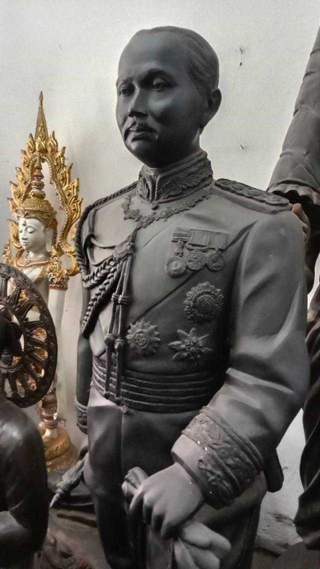 615.พระบรมรูปหล่อในหลวงรัชกาลที่ 5 พระบาทสมเด็จพระปรมินทรมหาจุฬาลงกรณ์ พระจุลจอมเกล้าเจ้าอยู่หัว (องค์ใหญ่)