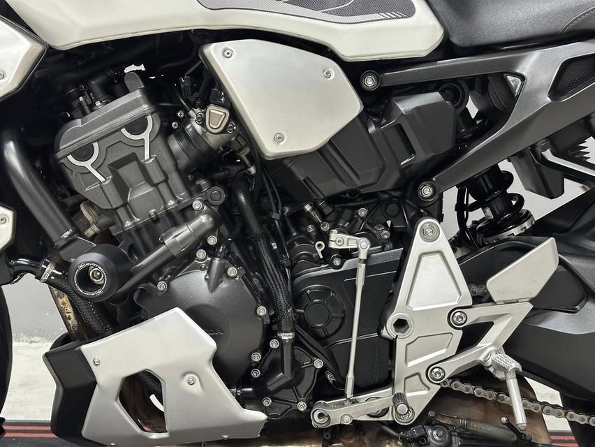 ออกรถ 0 บาท CB1000R แต่งเต็มพร้อมหล่อ  9