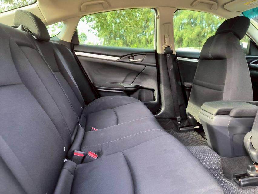 Honda Civic FC 1.8 E ปี2017 13