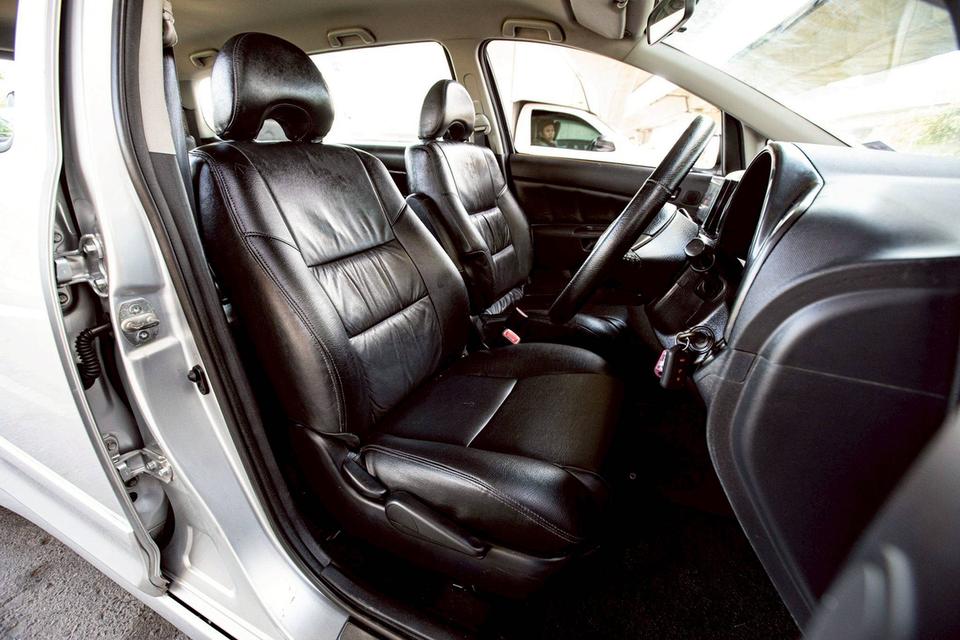 Toyota Wish 2.0Q ปี 2007 สีบรอนซ์เงิน สภาพนางฟ้า เกียร์ออโต้ 11