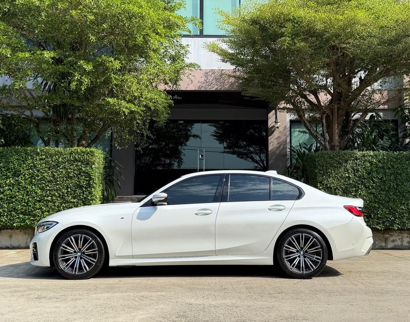 2021 BMW 320D MSPORT รถมือเดียวออกป้ายแดง รถออกจากศูนย์ปี 2021 แท้ รถวิ่งน้อย ไม่เคยมีอุบัติเหตุครับ รูปที่ 5
