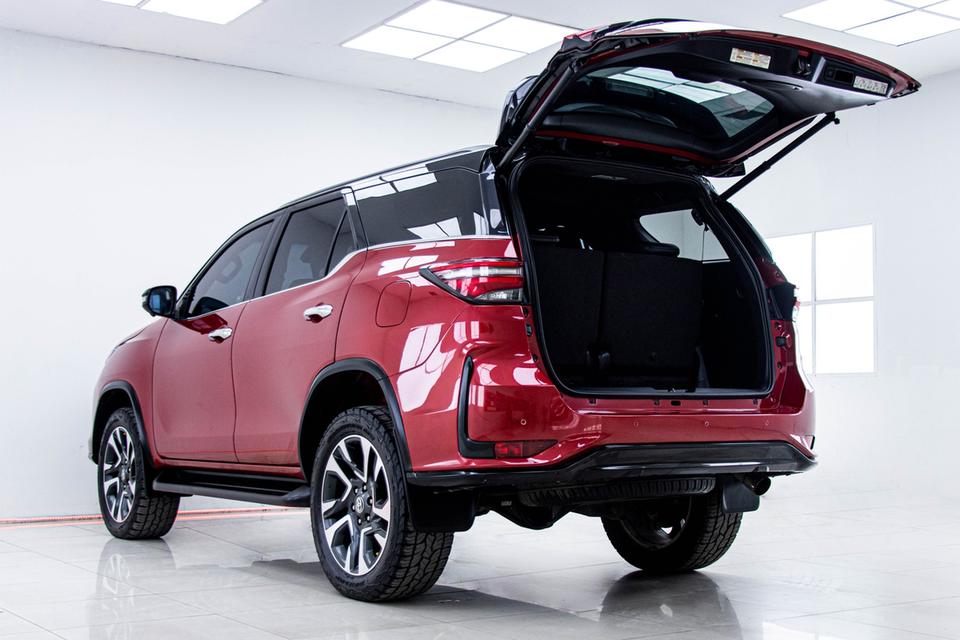 รหัสรถ 5B440 FORTUNER 2.8 LEGENDER BLACK TOP 4WD 2021