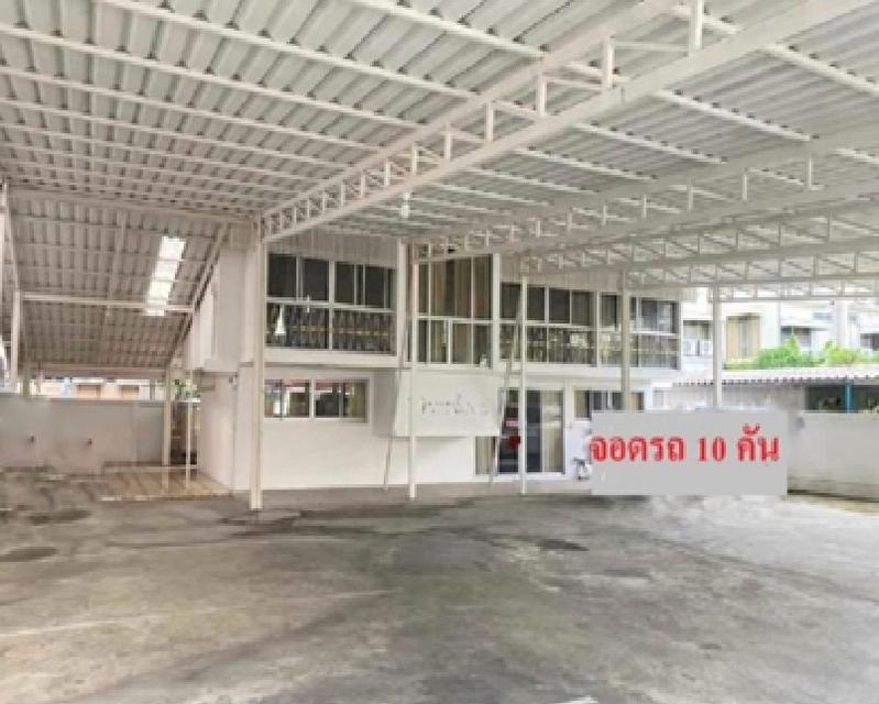 ให้เช่าบ้านเดี่ยว 2 ชั้น ซอยลาดพร้าว เข้าซอย 150 เมตร ทำเลดีมาก ใกล้ MRT ลาดพร้าว เดินได้ พื้นที่ดิน 105 ตารางวา แอร์ -3 เครื่อง 3