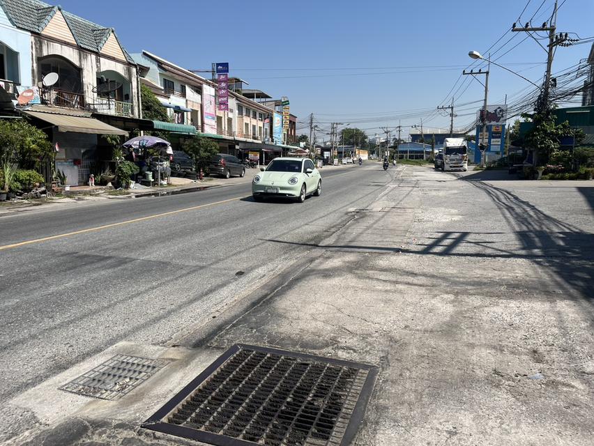 อาคารตึกแถว 2 ชั้น 2ห้องนอน 2ห้องน้ำ เขต แหลมฉบัง อ.ศรีราชา จ.ชลบุรี 3