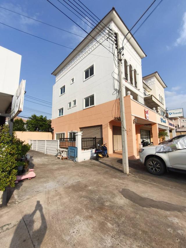 ขายตึกหัวมุม-เวนิสสแควร์-โคราช/กว้าง9.5เมตร/3ชั้น38วา(ใหญ่กว่าตึก2ห้อง) 2