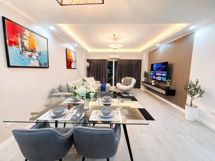 For Sale — Spacious Sea View Condo at View Talay 5D, JomtienSpacious sea view condo for sale at View Talay 5D, Jomtien. Large 96 sq.m. unit on the 11 11
