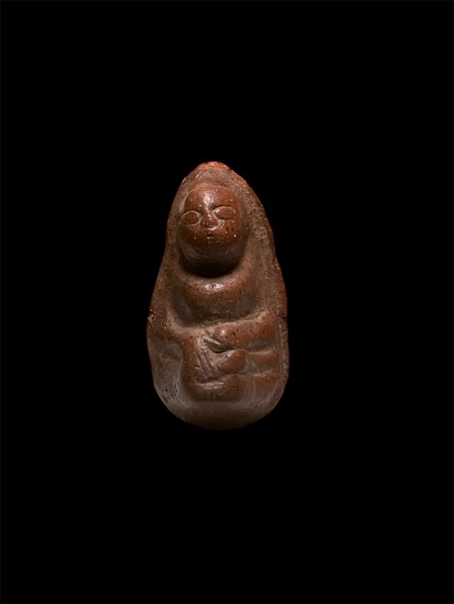 พระกรุถ้ำเสือ  สุพรรณบุรี หน้าฤาษี นิ้วมือชัดนิยม 