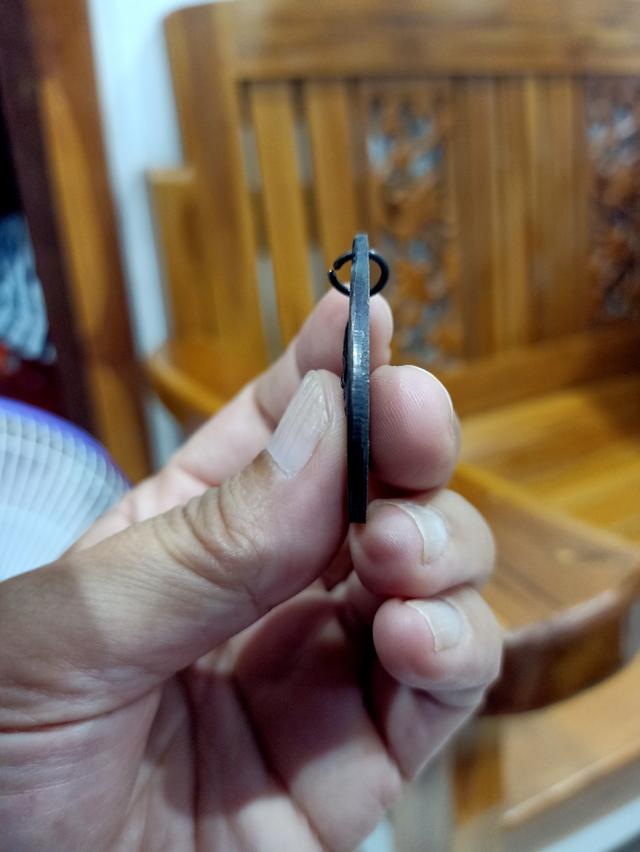 เหรียญรูปไข่หลวงปู่ม่น รูปย่อยที่ 3
