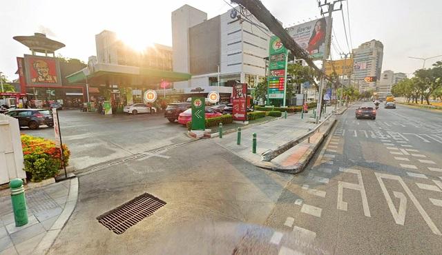 รัชดา32-38 BTS รัชโยธิน 1กม.เซ็นทรัล ลาดพร้าว 2.7 กม. เช่า บ้านเดี่ยว 2 ชั้น 82 ตร.วา.ไม้สักทั้งหลัง 3นอน 4 น้ำ 5