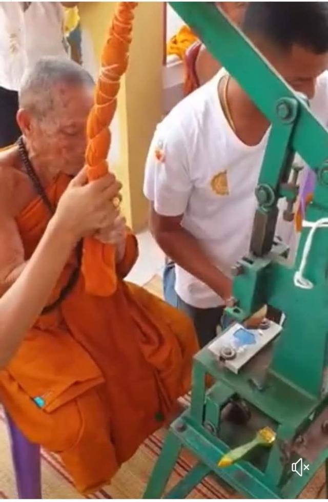พระขุนแผน พรายแม่ทิพย์สุวรรณหลวงปู่บดจักรวโร นั่งอธิษฐานจิต ปลุกเสก รูปที่ 5