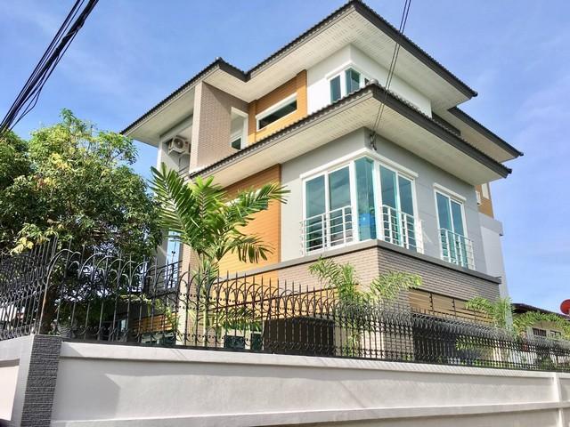 ให้เช่า ขาย บ้านเดี่ยว 3 ชั้น หลังมุม ถนนสุทธิสารวินิจฉัย ซอยลาดพร้าว48 สุทธิสาร ลาดพร้าว ใกล้MRTสุทธิสาร MRTภาวนา 12