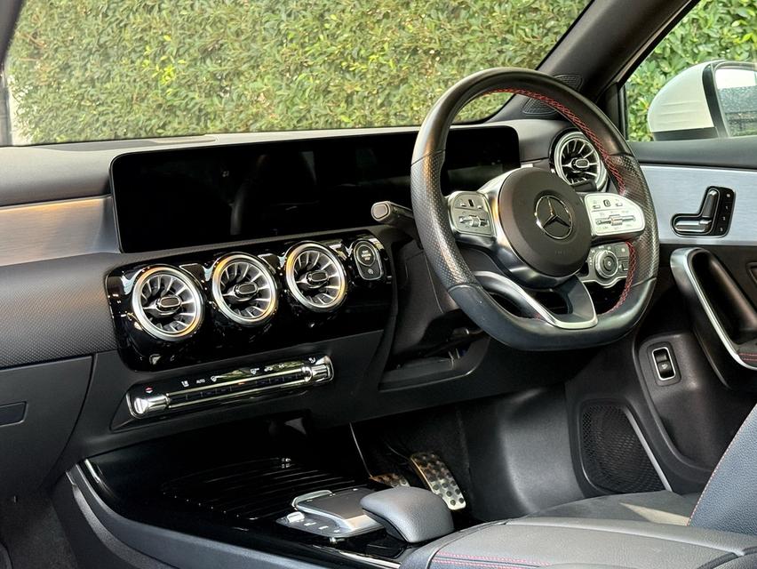  2023  BENZ A200 AMG DYNAMIC รถสภาพป้ายแดง วิ่งน้อยเพียง 24,000 กม รถเข้าศูนย์ทุกระยะ ไม่เคยมีอุบัติเหตุครับ 13