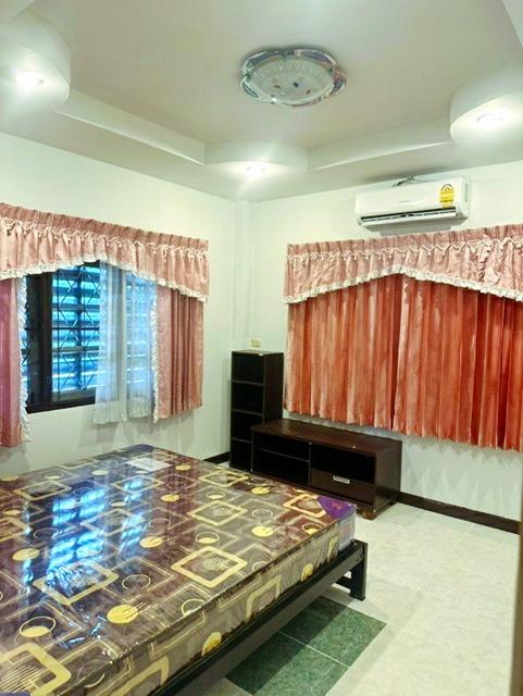 พิษณุโลก 2.2 กม. เช่า บ้านเดี่ยว 2 หลังแม็คโคร 6นอน หรูหรา 202ตร.วา. ม.นเรศวร 3 กม.เครื่องใช้ไฟฟ้าครบ 602ตร.ม. 6น้ำ 3.95 3