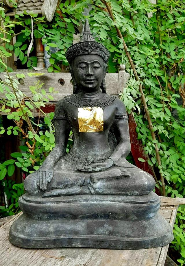 พระลพบุรี พระพุทธรูปทรงเครื่อง พระชัย พระบูชาศิลปะลพบุรี หน้าตัก9นิ้ว เนื้อทองเหลือง