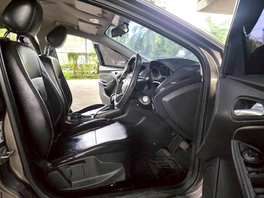 ขายรถ Ford Focus 1.6 Hatchback ปี 2013 สีน้ำตาล เกียร์ออโต้ 9