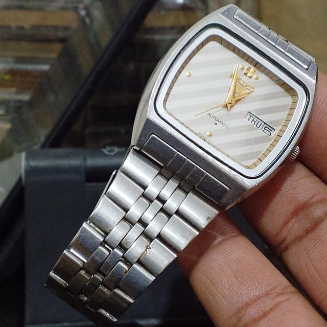 [งานช่าง] นาฬิกาวินเทจ Seiko 5 Auto 6349-5030 ทรงเหลี่ยมทีวี หน้าลายทาง ปี 1987 (สายเดิมแท้) รูปที่ 6