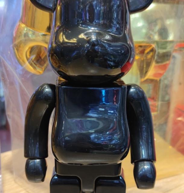  Bearbrick สีขาวและสีดำ 3