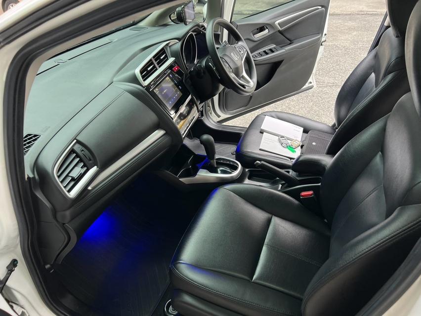 HONDA JAZZ GK ปี2016 รุ่น 1.5 SV ออโต้ รุ่นTOP สีขาว รถบ้านมือเดียว เลขไมล์น้อย 12x,xxx km สภาพสวย รูปที่ 14