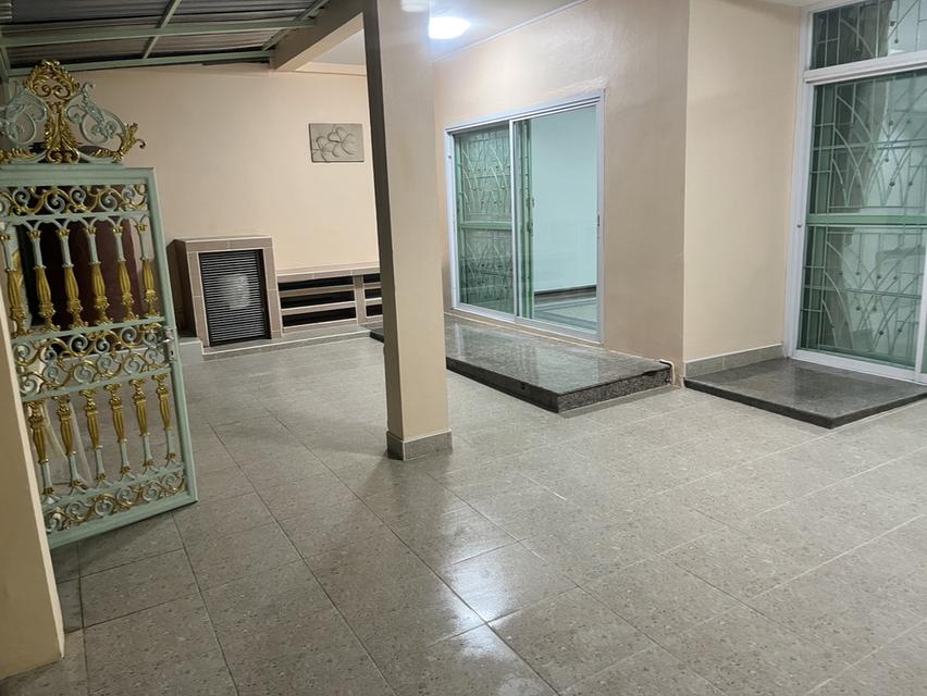 ขายทาวน์เฮ้าส์ 3 ชั้น 2 หลังทะลุกันหมู่บ้านสินทวีสวนธน 1 5