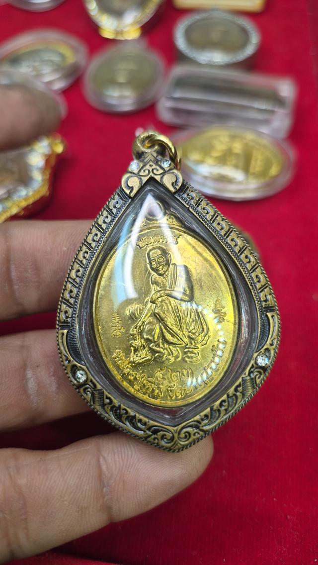 หลวงปู่ศิลารุ่น4 ปลดหนี้ 3