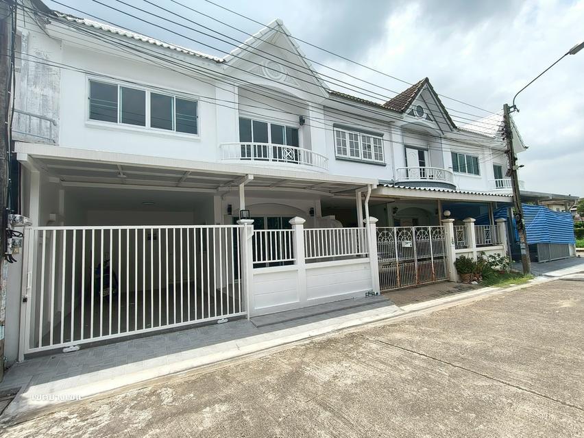 บ้านรามอินทรา ทาวน์เฮ้าส์ หมู่บ้านเสนาวิลล่า 9 คู้บอน 27 แยก 60 นัดชมบ้าน 085-318-6868 คุณวา 2
