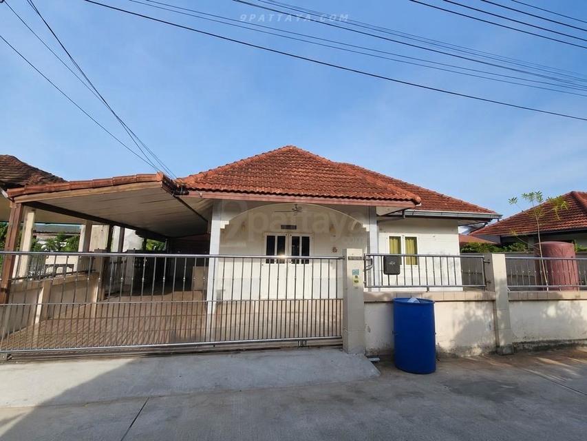 For Rent — Detached House at Thung Klom-Tan Man Soi 11, PattayaDetached house for rent with open space around the house, located at Thung Klom-Tan 2