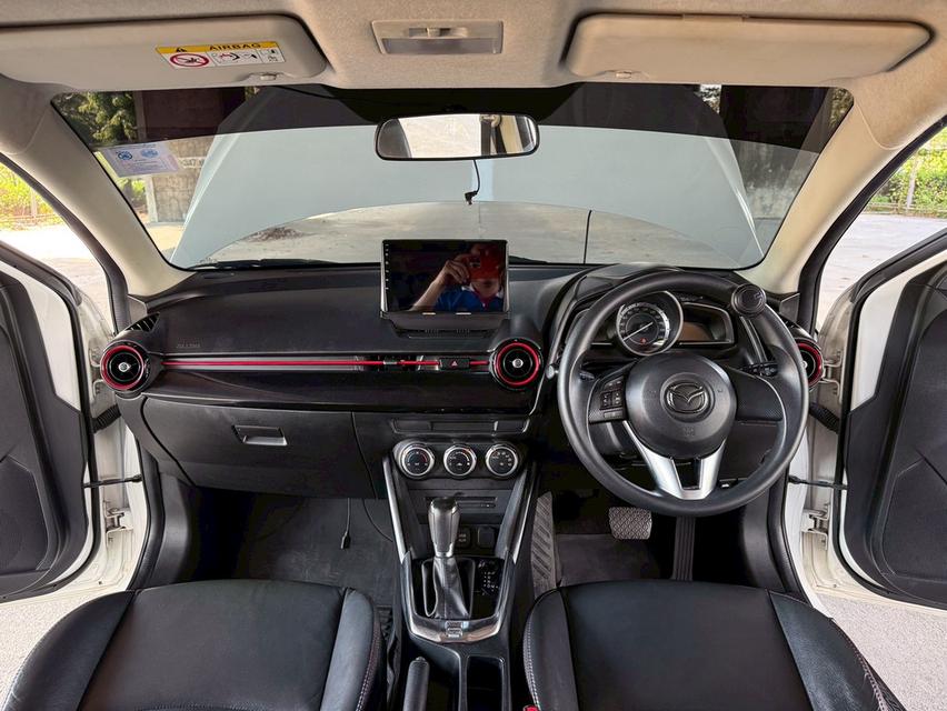 ขายรถ mazda2 1.3 High Sedan ปี 2015 สีขาว เกียร์ออโต้ 13