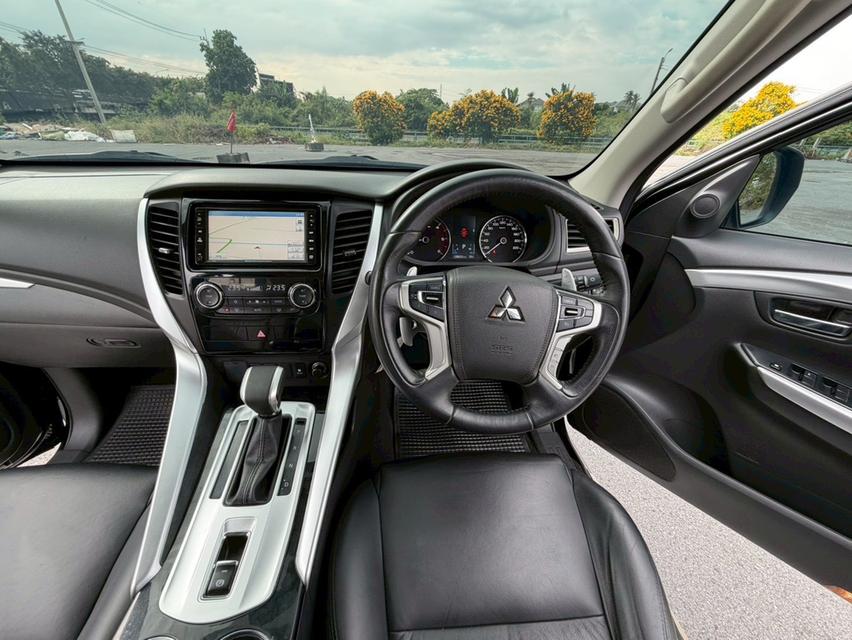 รถมือเดียว ไมล์ 12x,xxx หาได้ที่ไหนต้องคันนี้Pajero 2.4 GT Premium  NAVI ปี2017 สีดำ ดีเซล 4