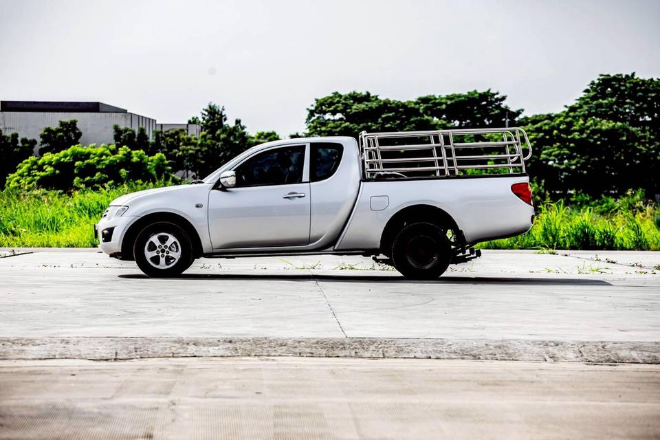 Mitsubishi Triton Cab 2.4 เบนซิล สีเทา CNG ปี 2011 มือเดียวป้ายแดง 10