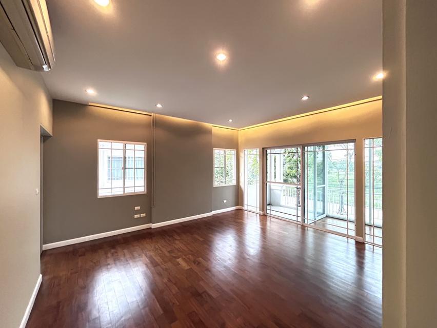 ขายบ้านเดี่ยว หมู่บ้านนันทวันศรีนครินทร์ - 75.6 ตร.ว. 271 ตร.ม. 3นอน 5น้ำ **บ้านใหม่พร้อมเข้าอยู่ ติดจุดขึ้น-ลงทางด่วน เ 6