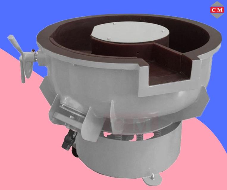   เครื่องขัดผิวโลหะแบบเขย่า (มีสะพานแยกชิ้นงาน) (Vibratory finishing machine with Separator)  เครื่องขัดผิวโลหะทำงานด้วยระบบสั่น
