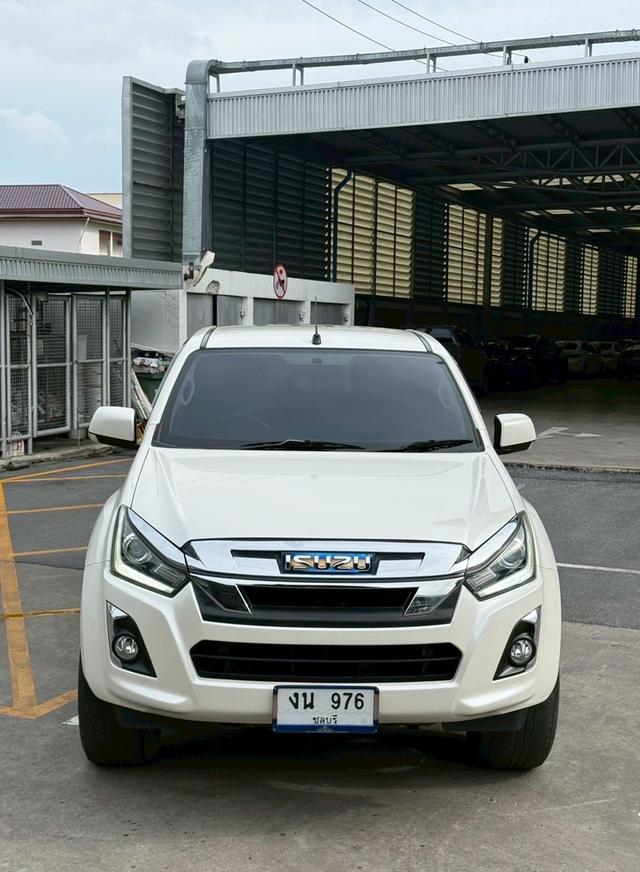 ISUZU D-MAX HI-LANDER CAB-4 1.9Ddi L 2018 เกียร์ธรรมดา ดีเซล มือเดียวป้ายแดง