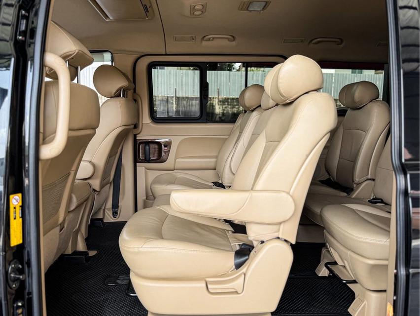 ขาย Hyundai H1 2.5Deluxe ปี21 12