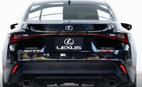 LEXUS IS 300 h IS LUXURY 2.5 HYBRID AT 2024 4