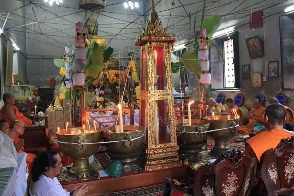 เหรียญหลวงพ่อกลั่น วัดพระญาติฯ จ.พระนครศรีอยุธยา เนื้อทองแดงผิวไฟ ย้อนยุค ปี 2469-2557 ตอกโค้ดนะ รูปที่ 8