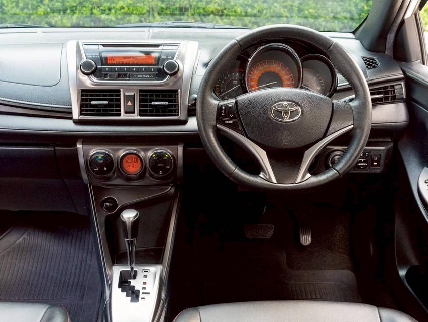 Toyota Yaris 1.2G ปี 2015 8