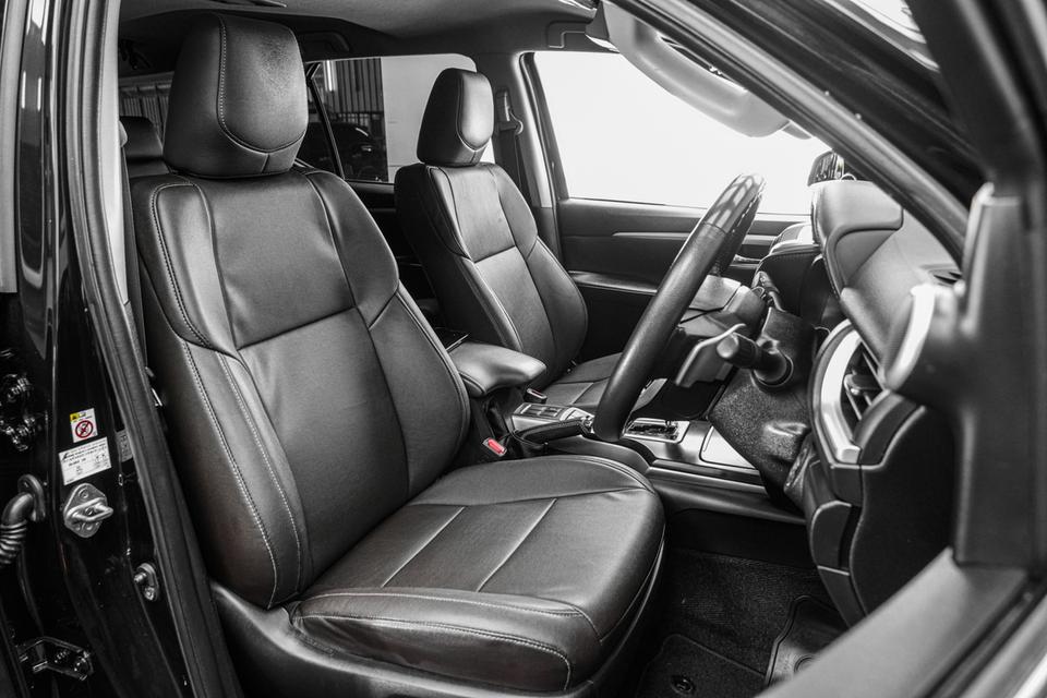 2018 TOYOTA FORTUNER 2.4 V 2WD SUV สีดำ ไมล์ 115083 กม. 15