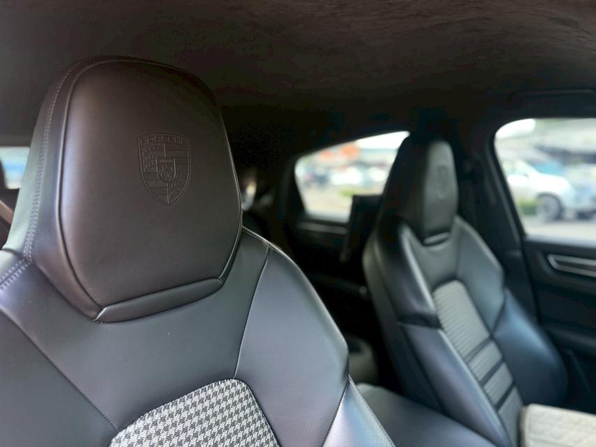 Cayenne Coupé Lightweight Package 16