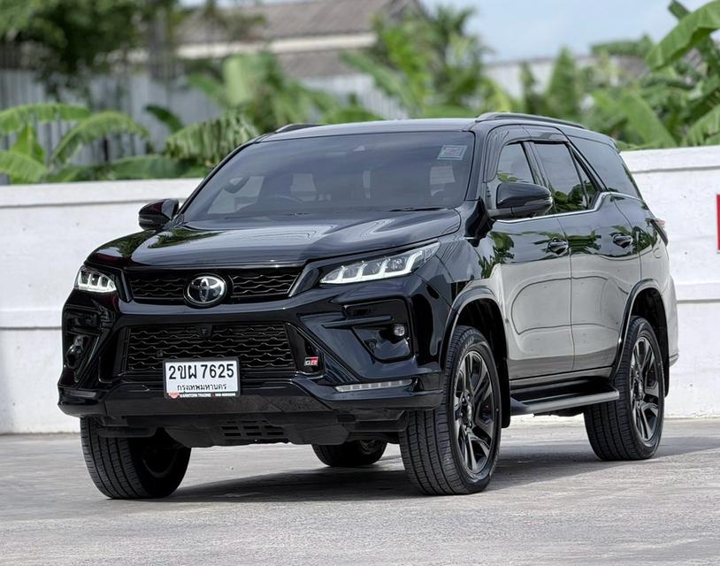 TOYOTA FORTUNER 2.8 GR SPORT BLACK TOP 4WD ปี 2022 โฉม ปี15-ปัจจุบัน