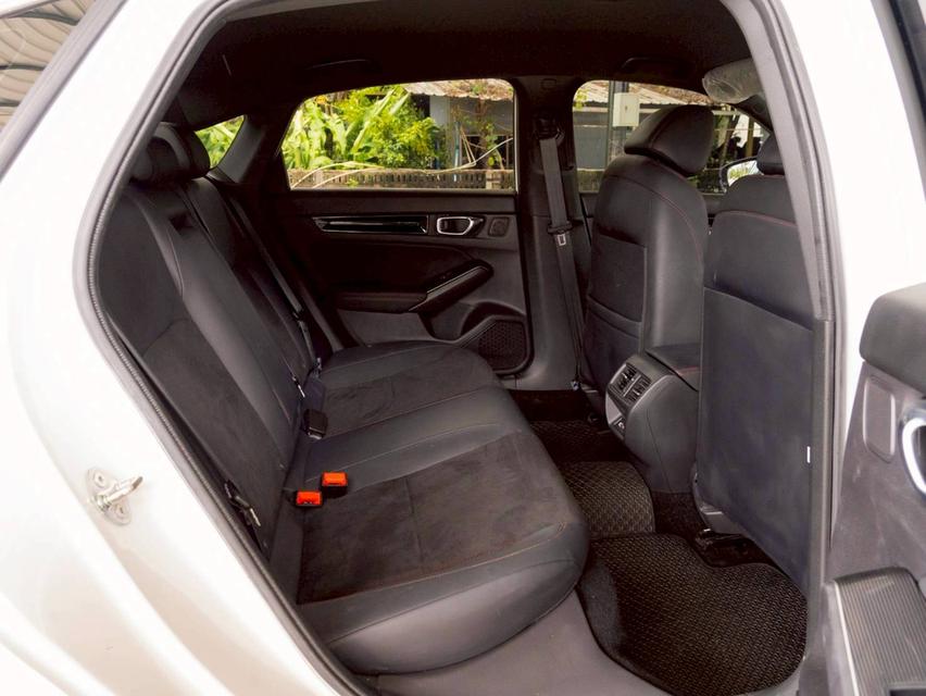 Honda civic 2.0 e:Hev RS ปี 2023 ไมล์วิ่ง : 15,xxx km.  รถสวย เล่มพร้อม กุญแจสำรองครบ  14