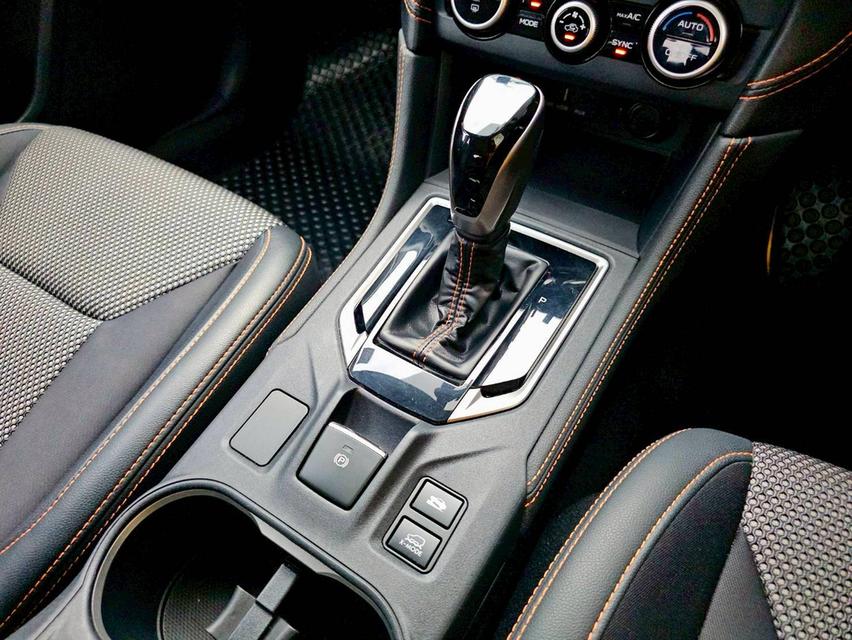 รหัสรถ SEZ1939 Subaru XV 2.0 I-P Minor Change เกียร์ ออโต้ เบนซิน สี เทา ปี 2018 16