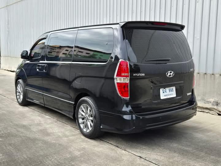 2012 Hyundai H-1 6