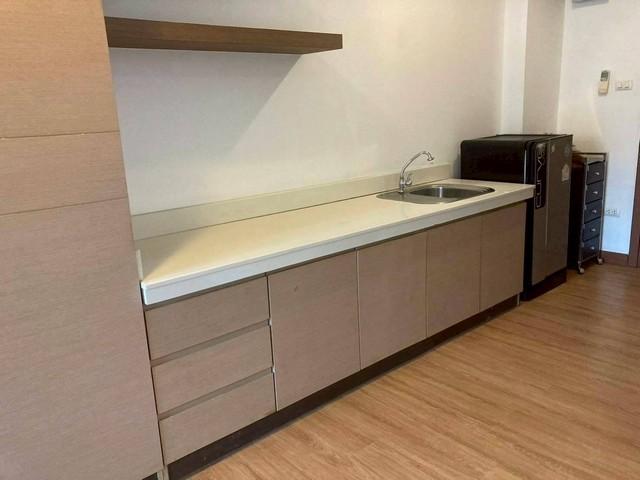 ให้เช่าคอนโดบางแสนชลบุรี คอนโด เดอะลิฟวิ่ง บางแสน ตึกเอ ห้อง 24/107 (A504) ชั้น 5 ตึก A คอนโดตั้งอยู่ที่ ถนนบางแสนสายล่า 5