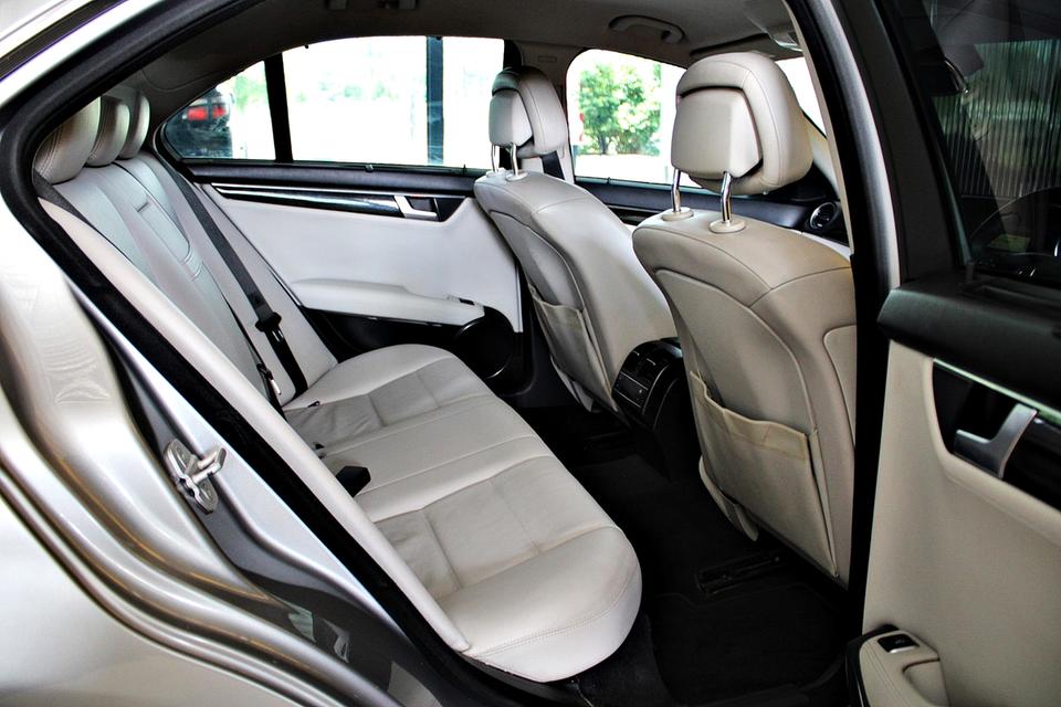 Mercedes-Benz C250 CGI Avantgarde Facelift (W204) ปี 2012 สีเทา รูปที่ 8