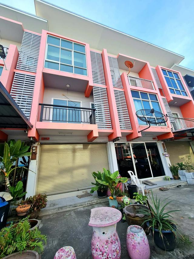 อาคารพาณิชย์ 3 ชั้น โครงการอีสต์เกท ศรีราชา 2