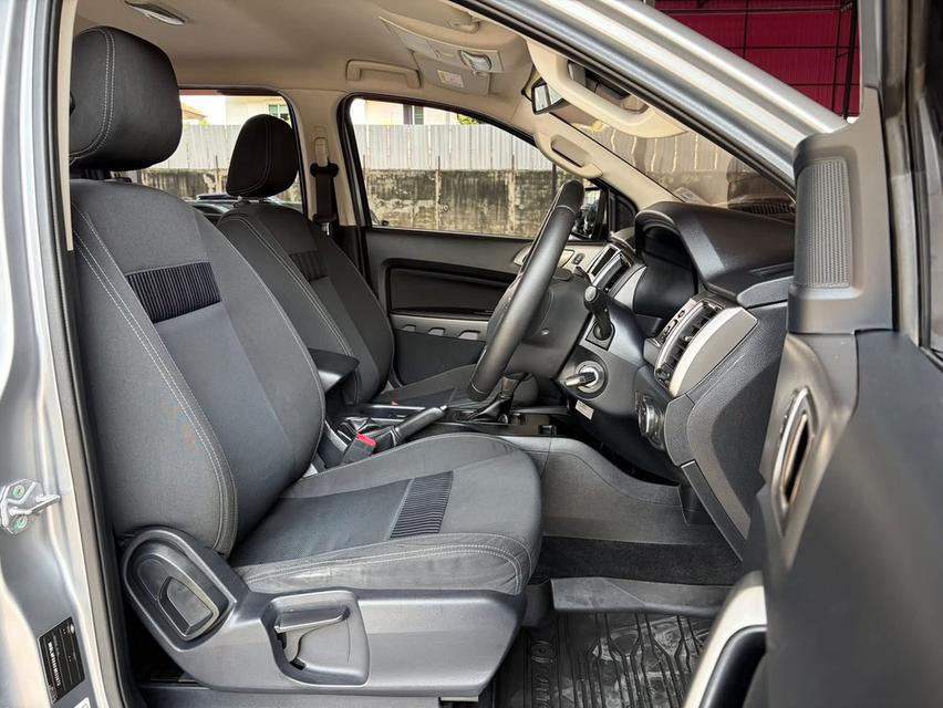 ปี 2019 FORD RANGER, 2.2 XLT โฉม HI-RIDERDOUBLE CAB สีเทา เกียร์ออโต้ ขับ2 รูปที่ 5