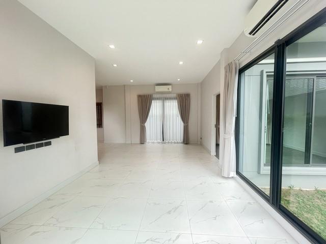 บางกอก บูเลอวาร์ด พระราม 5 ใกล้ถนนนครอินทร์ และ ร.ร.เด่นหล้า พระราม 5 8