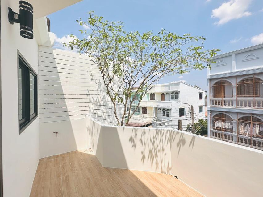 ขายทาวน์โฮม 3 ชั้น 16.5 ตรว. สุทธิสาร-รัชดา-ห้วยขวาง ใกล้mrt,bts ใจกลางเมือง เดินทางสะดวก พร้อมเข้าอยู่ 14