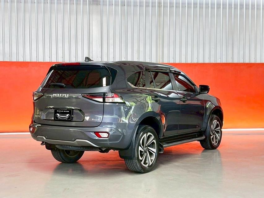 Isuzu MU-X 3.0 ULTIMATE 4WD A/T 2022 5