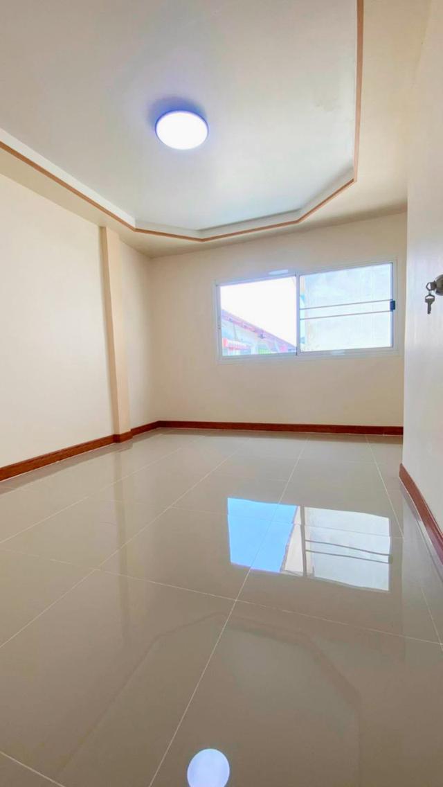 🛒 ทำเลดีบางใหญ่ ใกล้เซ็นทรัลเวสต์เกตและตลาดบางใหญ่! 🏡 ✨ ขายทาวน์เฮ้าส์ 2 ชั้น มบ.พร้อมจิตร ถนนกันตนา 17 ตร.ว. 2 นอน 2 น้ำ เพียง 1.69 ล้าน ฟรีโอน ✨ 14